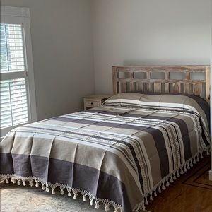 Hand Loom  Queen Size Cotton Bedspread.